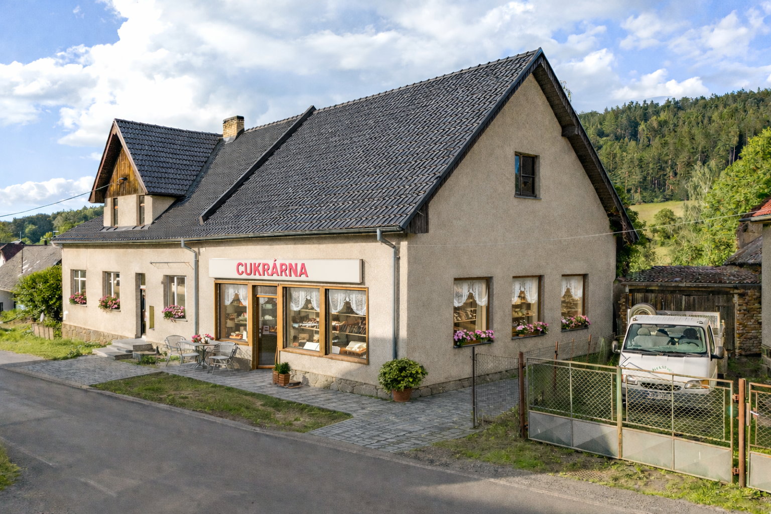 Cukrarna_v_Chlistove_pri_slunecnem_dni