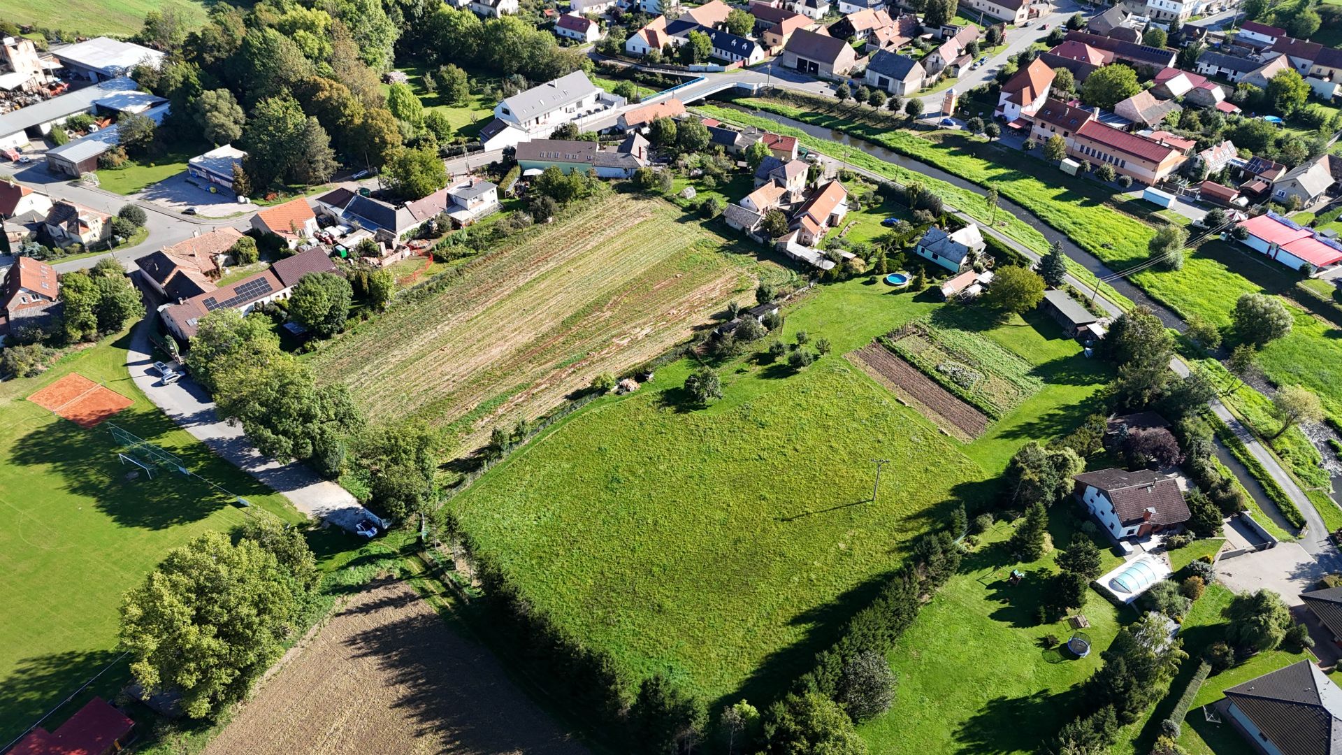 Prodej 2 stavebních pozemků v Chodouni